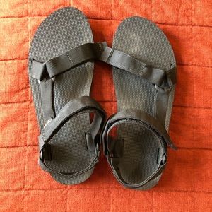 Black Tevas!